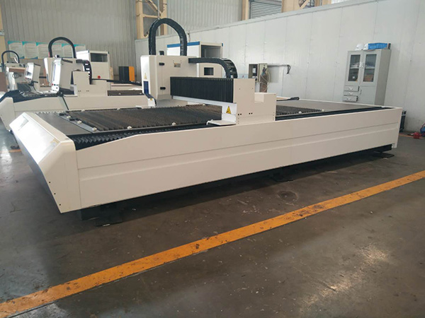 1000W 2000W 3000W 4000W 6Kw Metal Plitə üçün Fiber Lazer Kesmə Makinası