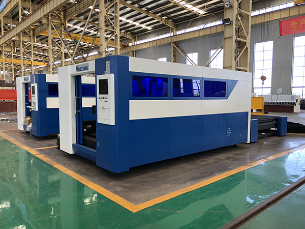Böyük Formatlı Fiber Lazer 3kw Paslanmaz Karbon Çelik Sac Kesim Makinası