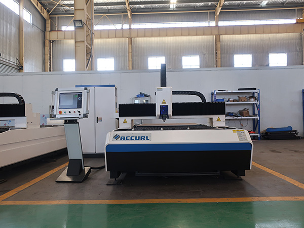 Yaxşı Satış CNC Raycus Fiber Laser Cutting Machine 1000W